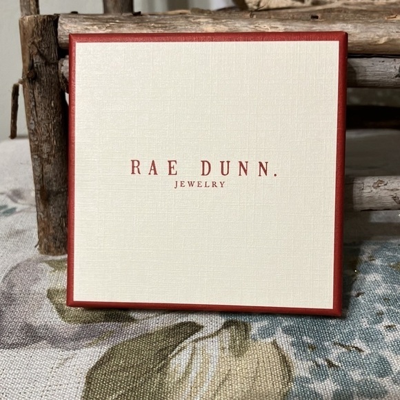 Rae Dunn GINGERBREAD MAN NECKLACE WITH FAUX GEMSTONE - Picture 8 of 9